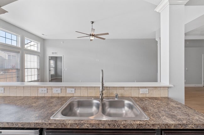 Building Photo - 657 Cielo Vista Rd