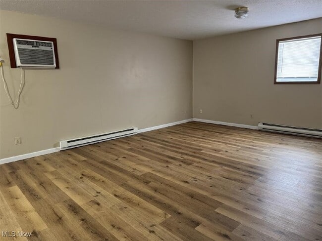 Building Photo - 118 8th Dr NE