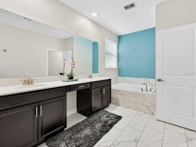 Building Photo - 620 Sticks St