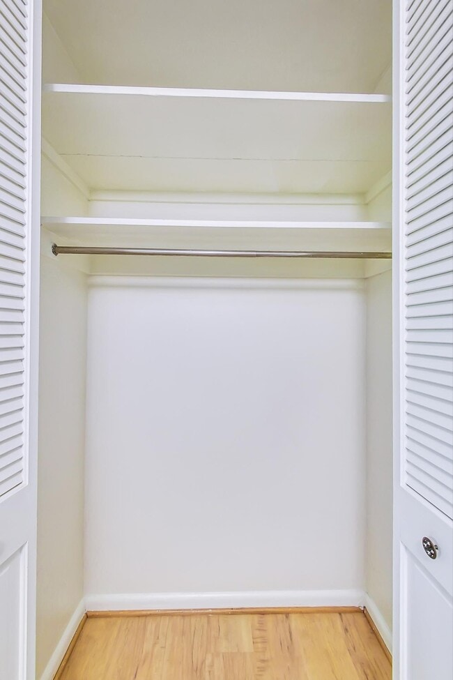 Building Photo - 10501 Montrose Ave