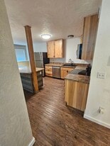 Building Photo - 800 W 56th Ave