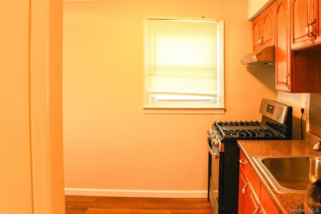 Building Photo - 121 Nassau Blvd