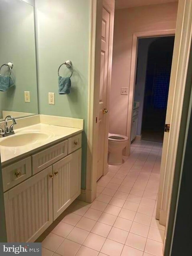 Building Photo - 11018 Shalom Ln