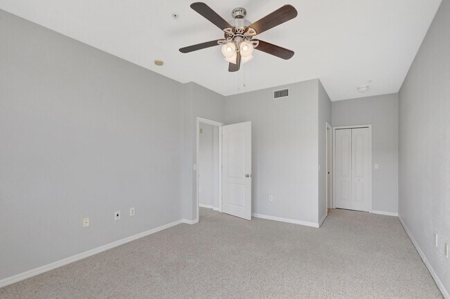 Building Photo - 11020 Legacy Dr