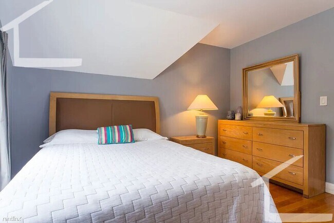 Building Photo - BROKER FEE PAID BY OWNER!!! Five bed Three Bath in lower Allston.....