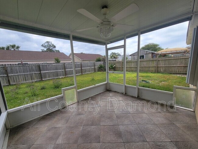 Building Photo - 1609 Vecuna Cir