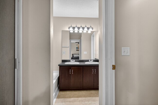Building Photo - 31 Idus Ln