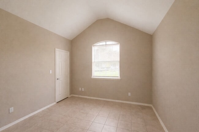 Building Photo - 9104 N Green River Dr