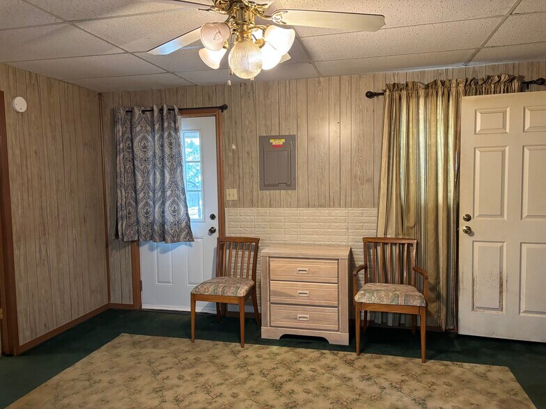 Building Photo - 142 Townsend Ct