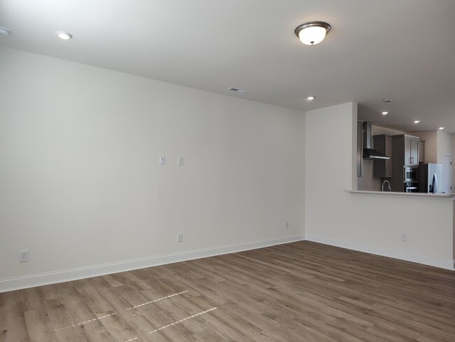 Building Photo - Beautiful Pristine, move-in ready Townhome...