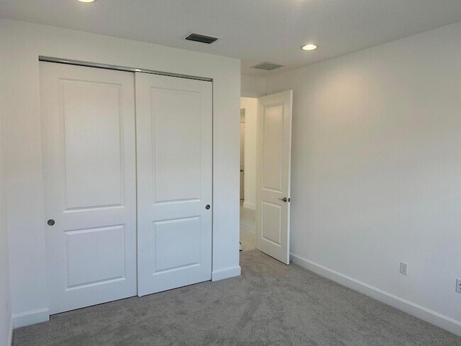 Building Photo - 1346 Harvester Xing