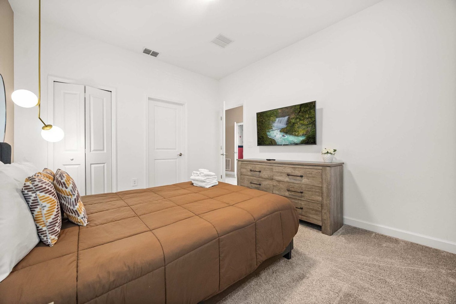 Building Photo - 9234 Sommerset Hills Dr