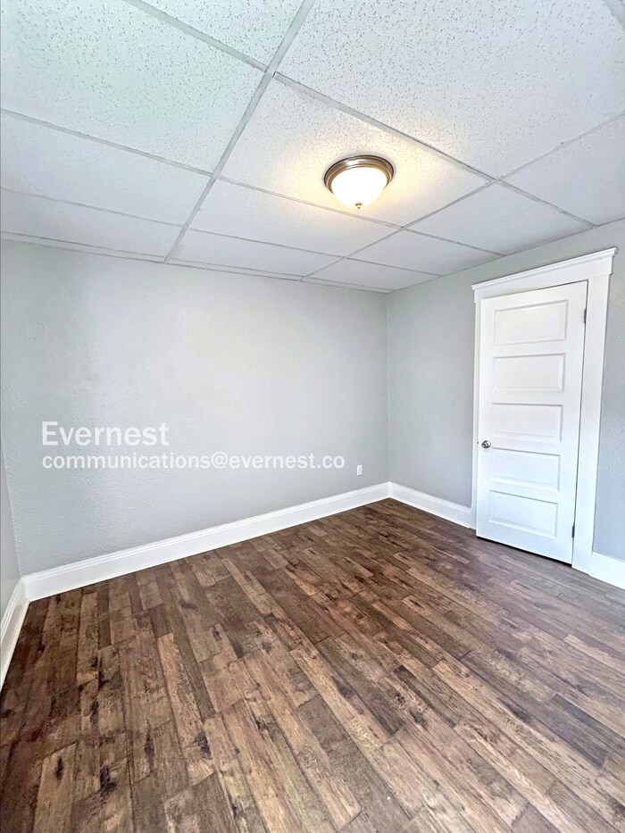 Building Photo - 1807 Denison Ave