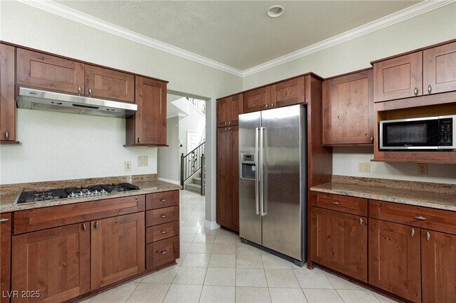 Building Photo - 8949 Diamond Falls Dr