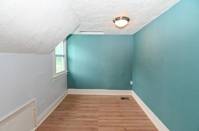 Building Photo - 412 Lombardy St