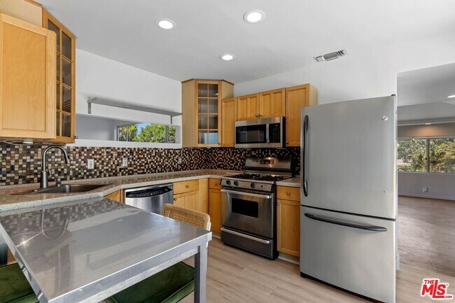 Building Photo - 4608 Nob Hill Dr