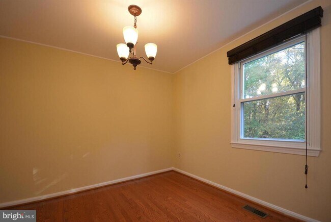 Building Photo - 3151 Ellenwood Dr