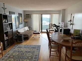 Building Photo - 141 Coolidge Ave