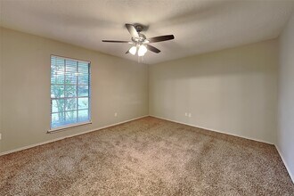 Building Photo - 11914 Osage Park Dr