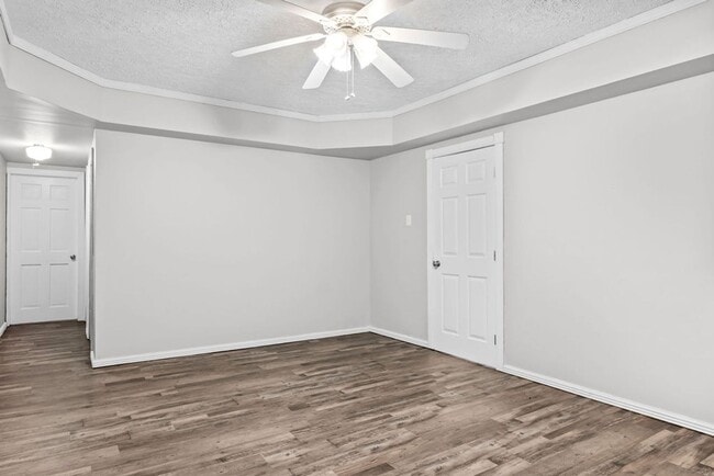 Building Photo - Newly Updated 4bd/3bth in Seymour!