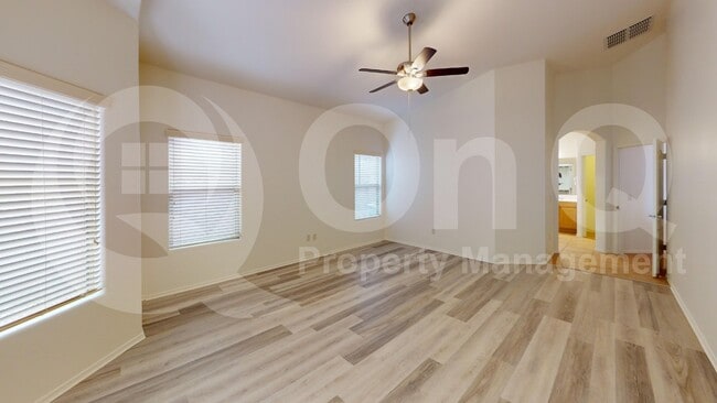 Building Photo - 11874 N Verismo Dr