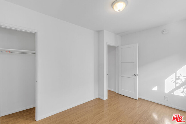 Building Photo - 1623 S Bundy Dr