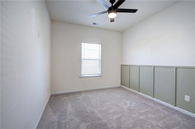 Building Photo - 10 Eagle Dr