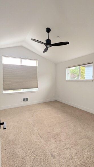 Spacious primary bedroom - 480 N 130th St