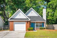 Building Photo - Updated Single Family Home in Lawton Bluff...