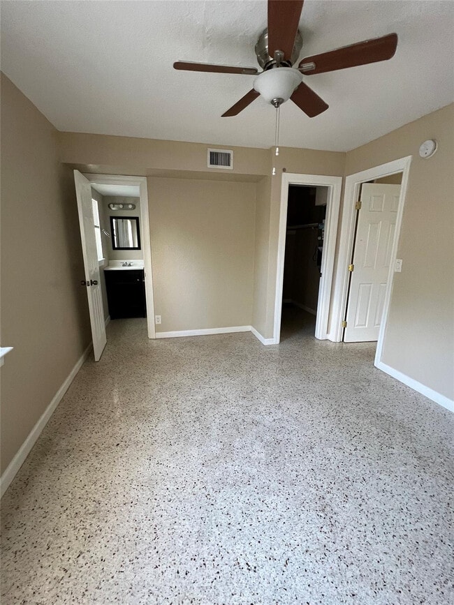 Building Photo - 1201 N E St