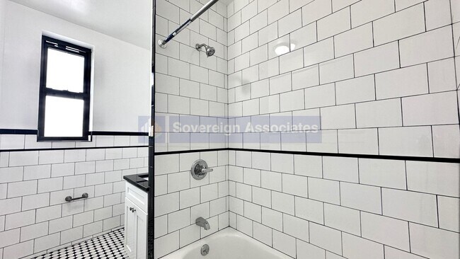 Building Photo - 1803 Riverside Dr