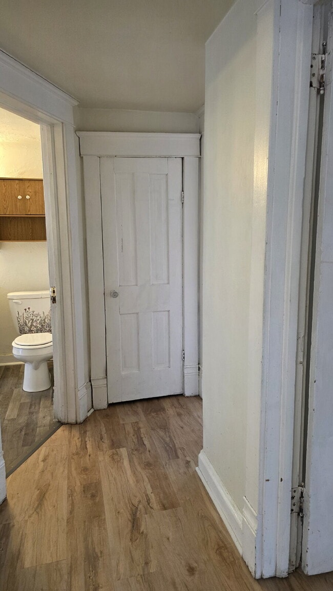 Building Photo - 3 Bedroom Home