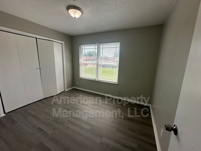 Building Photo - 2426 S 83rd E Ave