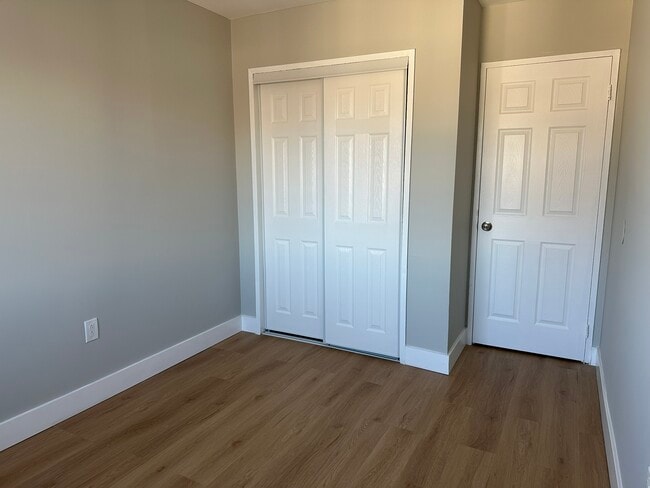 Building Photo - 300 Park St