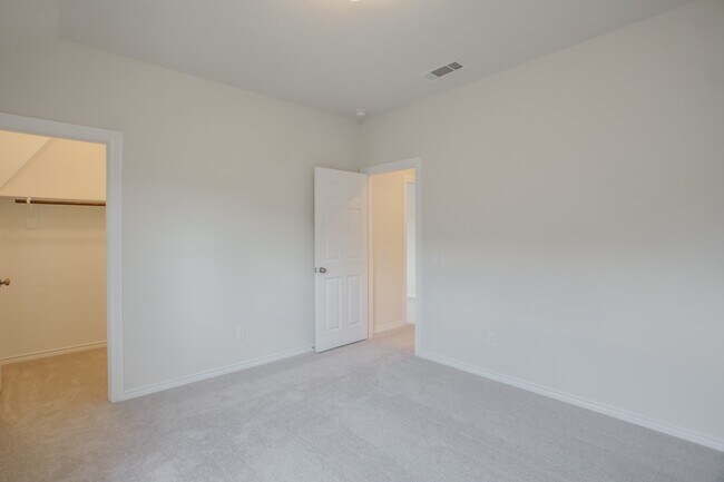 Building Photo - 3 Pioneer Canyon Pl