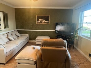 Building Photo - 153 Easthampton G