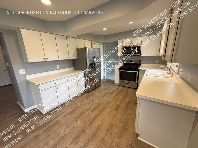 Building Photo - 5283 Rostraver Ct