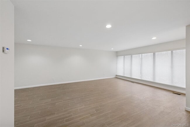 Building Photo - 70 Pheasant Run