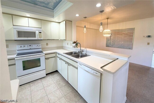 Building Photo - 7360 St Ives Way