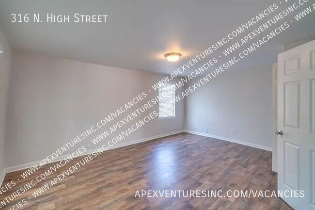 Building Photo - 316 N High St