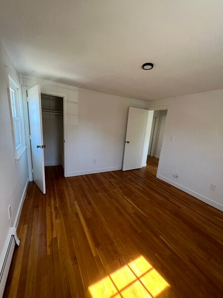 Building Photo - 42 Pond St