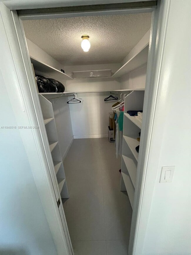 Building Photo - 1401 S Ocean Dr