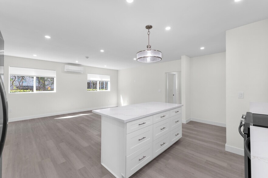 Building Photo - 1575 Manning Ave