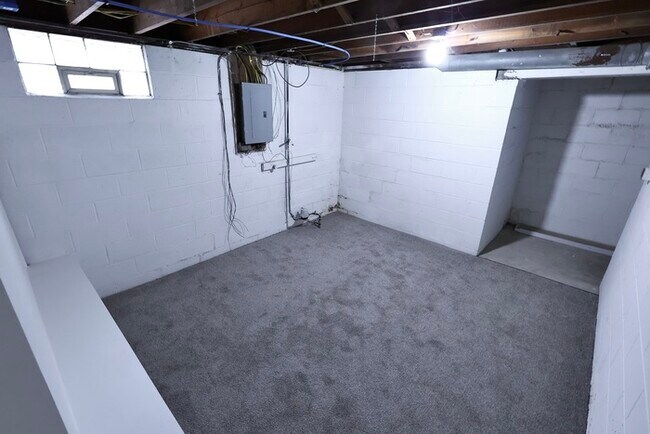 Building Photo - 1702 Leighton Ave