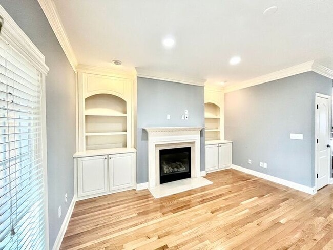 Building Photo - 12821 Doe Dr