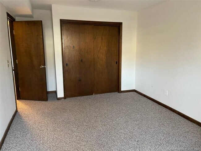 Building Photo - 787 Farmington Ave