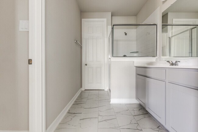 Building Photo - 9455 Towne Lake Pkwy