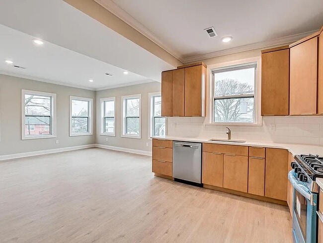 Building Photo - 237-5-243-243 5th St