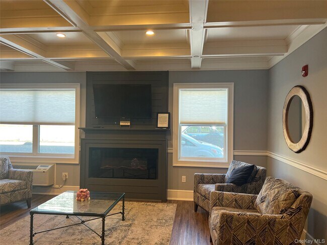 Building Photo - 11 Farries Ave