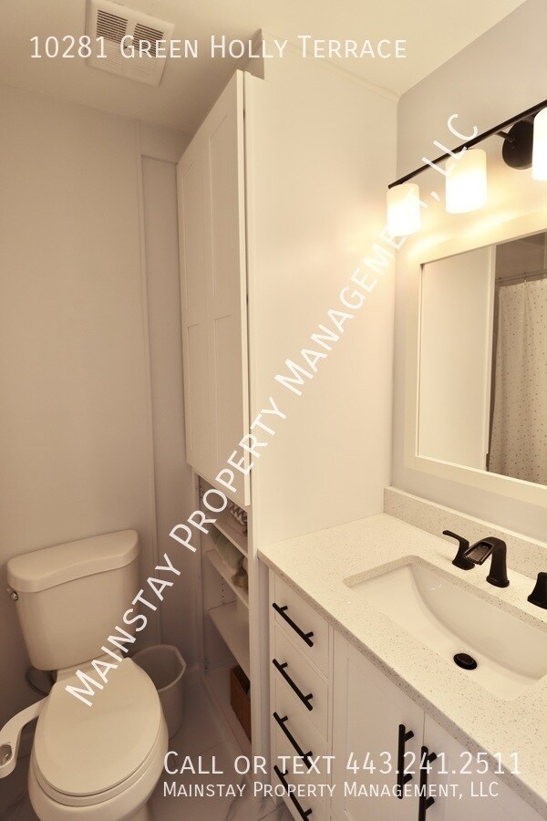 Building Photo - 10281 Green Holly Terrace